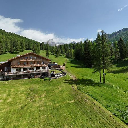 Rifugio Flora Alpina 호텔 파소 산 펠레그리노 외부 사진